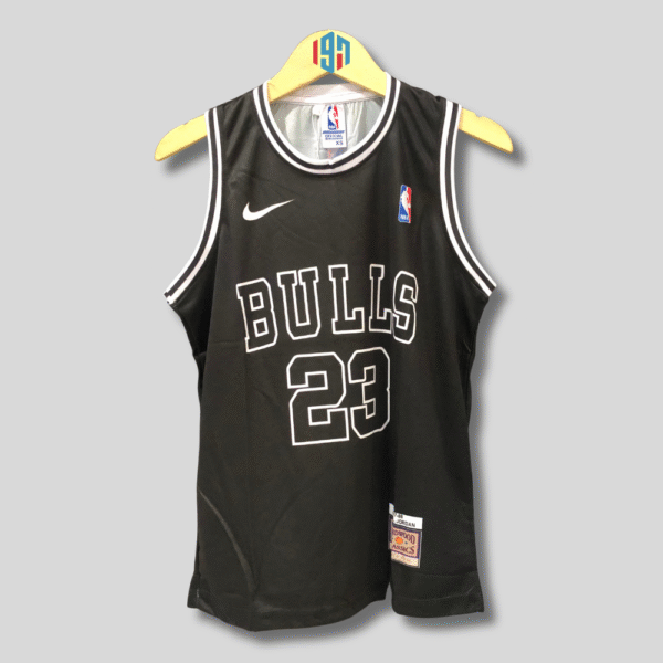 BASKETBALL JERSEY CHICAGO BULLS MICHAEL JORDAN 23 | BLACK AND WHITE BASKETBALL JERSEY | MENS JORDAN JERSEY