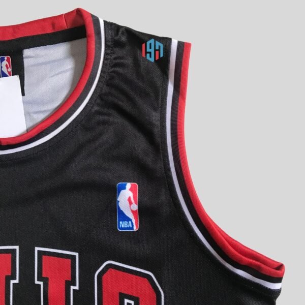 CHICAGO BULLS MICHAEL JORDAN 23 MEN’S BLACK JERSEY SWINGMAN