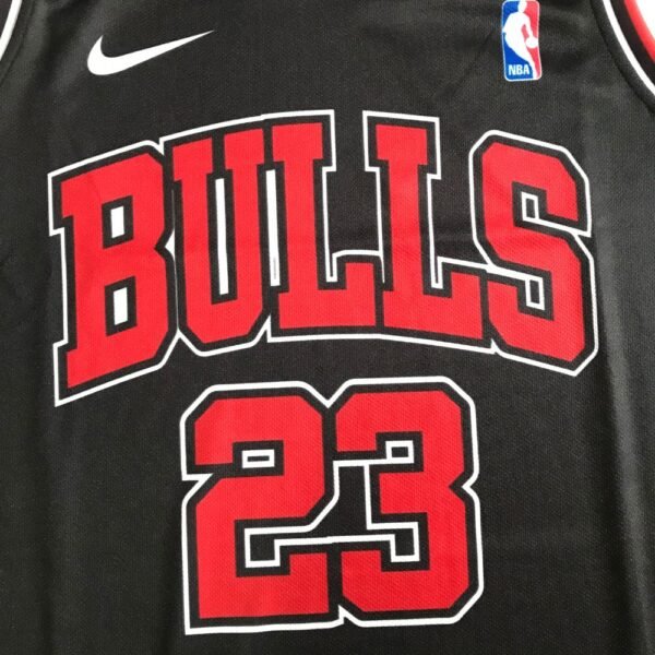 CHICAGO BULLS MICHAEL JORDAN 23 MEN’S BLACK JERSEY SWINGMAN